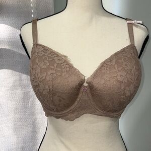 NEW.victoria's Secret Lace Underwire Bra in Tan